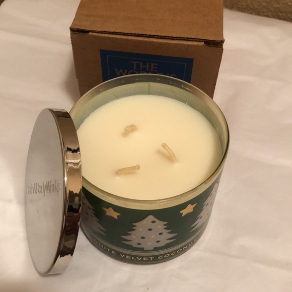 NWT Bath & Body Works White Velvet Coconut 3 wick candle. - Picture 3 of 8